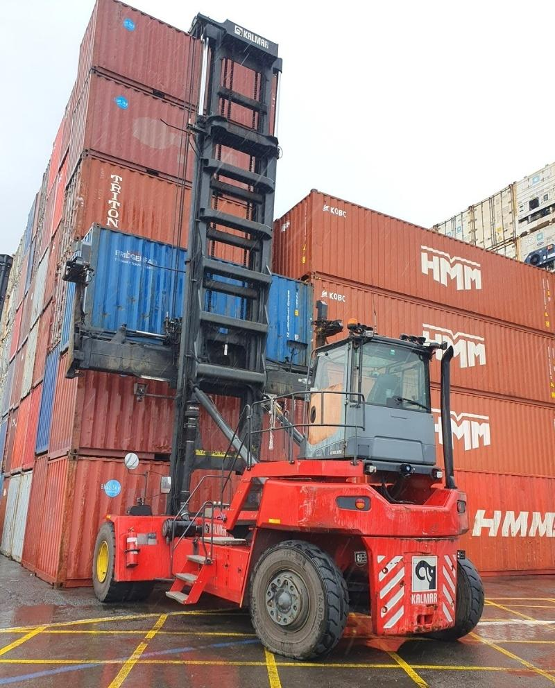 Cho Thuê Xe Nâng Rỗng Kalmar DCG100-45ED7 Tại KLA NEXUS – Đời 2021, Sẵn Hàng